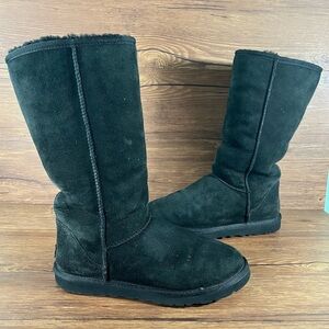 UGG Classic Tall Black Suede Winter Boots Women’s Size 8 Shoes